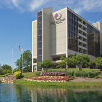 Doubletree by Hilton Chicago - Oak Brook